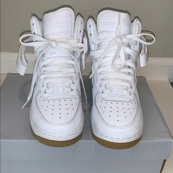 Air Force 1 High (big kids) - Picture 1 of 6